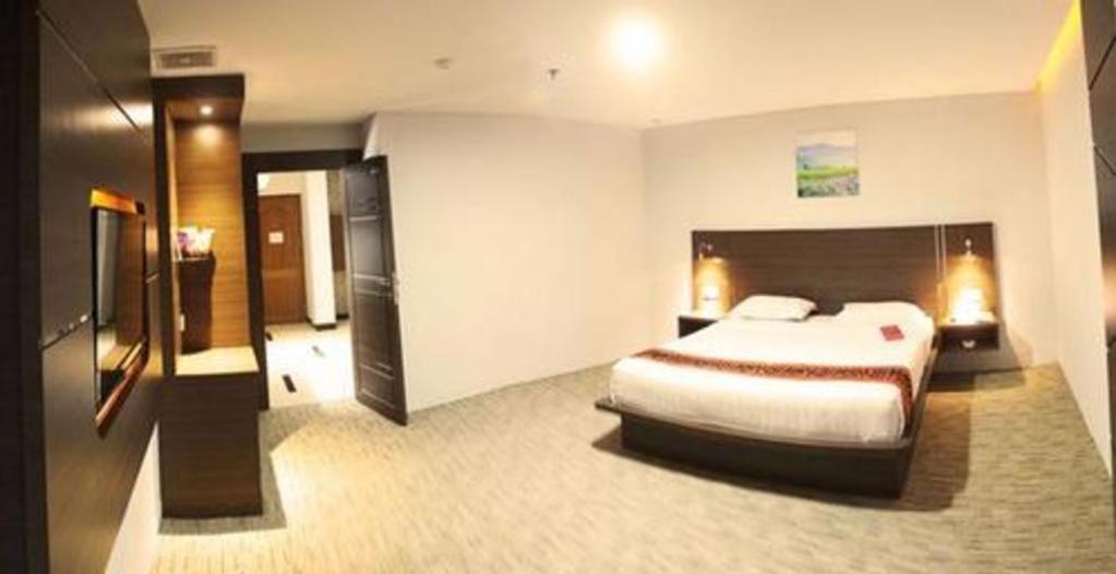 89 Hotel Batam Nagoya Exterior photo