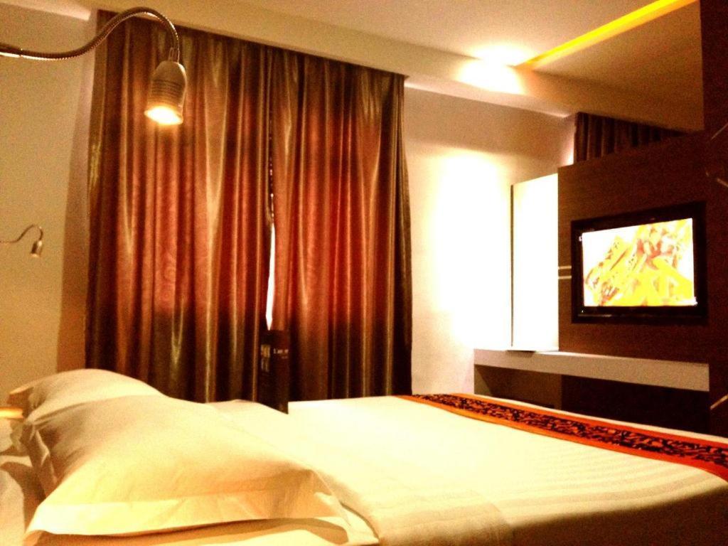 89 Hotel Batam Nagoya Exterior photo