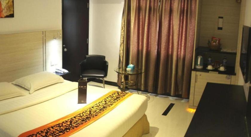 89 Hotel Batam Nagoya Exterior photo
